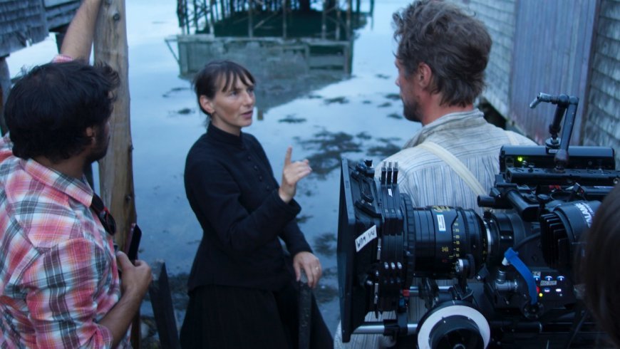 How Unpredictability & Spontaneity Made Hokum’s Casting and Dialogues More Effective