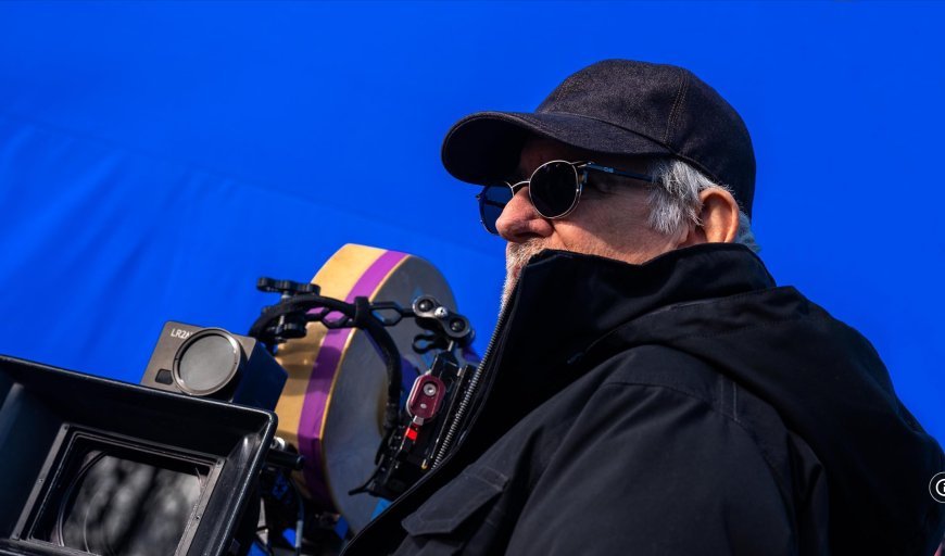 Steven Spielberg on the sets of Discloser Day