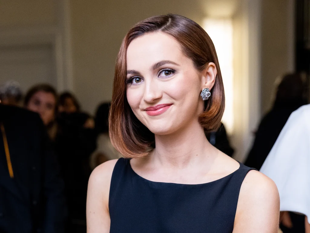 Maude Apatow portrait representing the Euphoria actress and daughter of Judd Apatow and Leslie Mann.