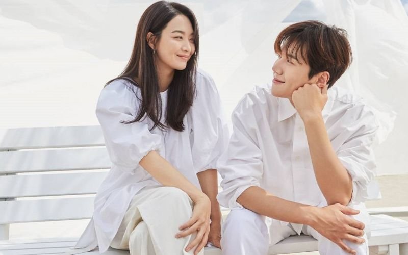 Hometown Cha-Cha-Cha Is a Feel-Good Korean Romance Series