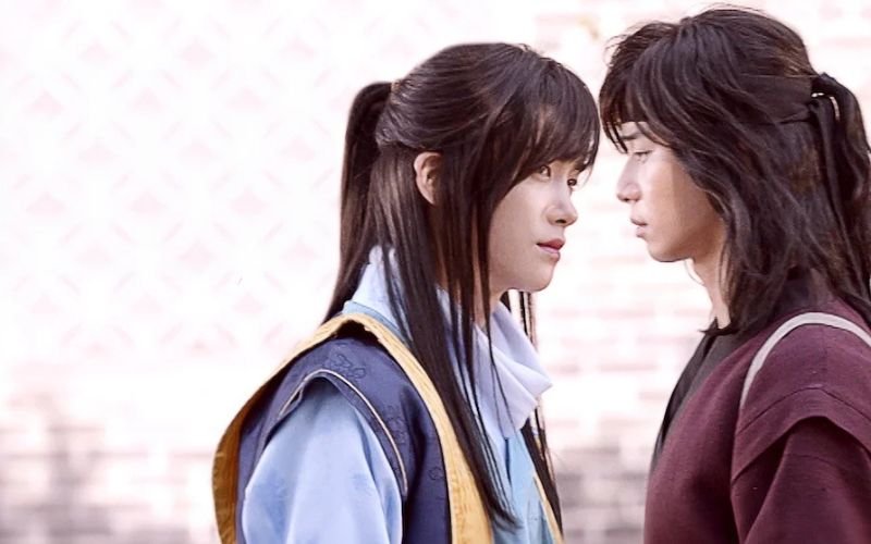 Hwarang: The Poet Warrior Youth (2016)