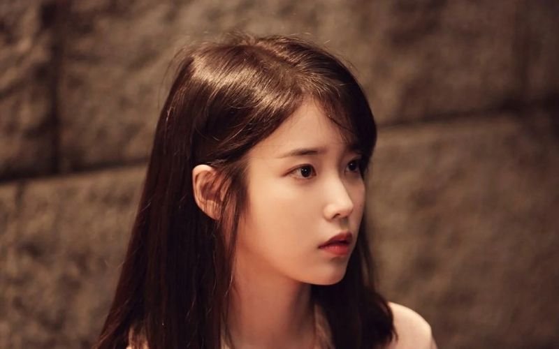 IU