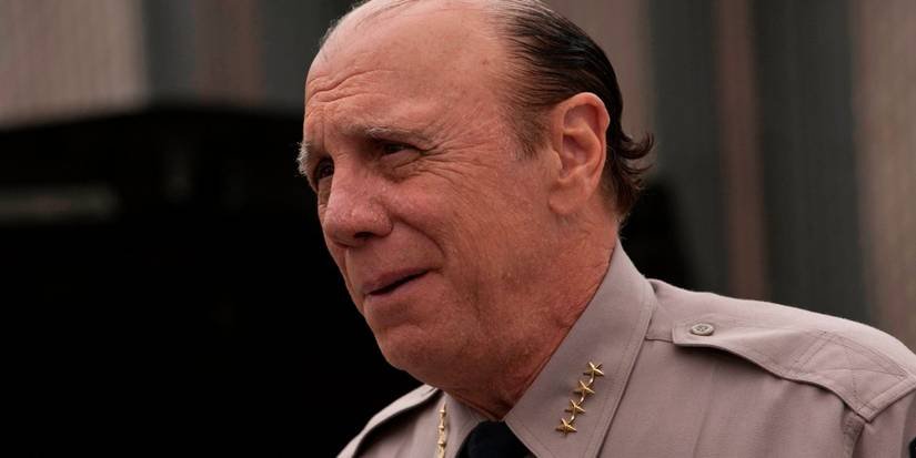 Dayton Callie as Chief Wayne Unser