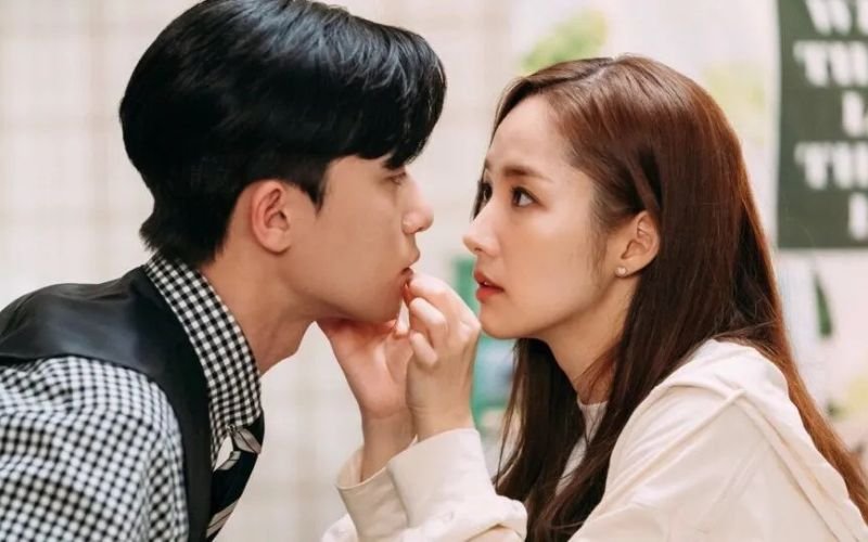 What’s Wrong With Secretary Kim Is a Classic Workplace Romance